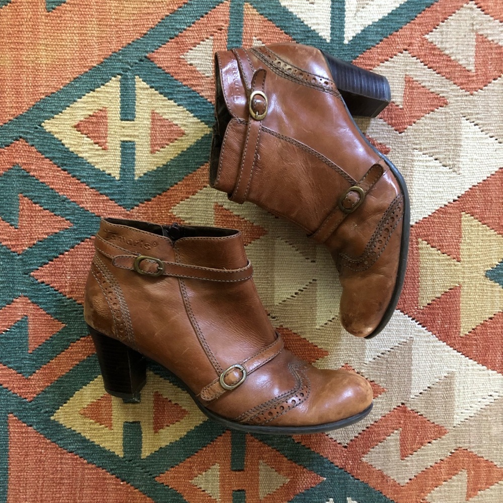 VINTAGE Brown Brouge Heeled booties 10